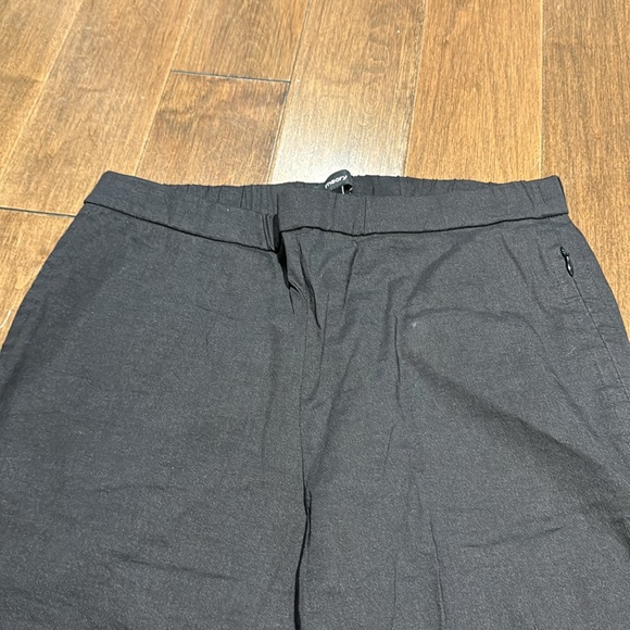 Theory black pants size 8 - Picture 2 of 5
